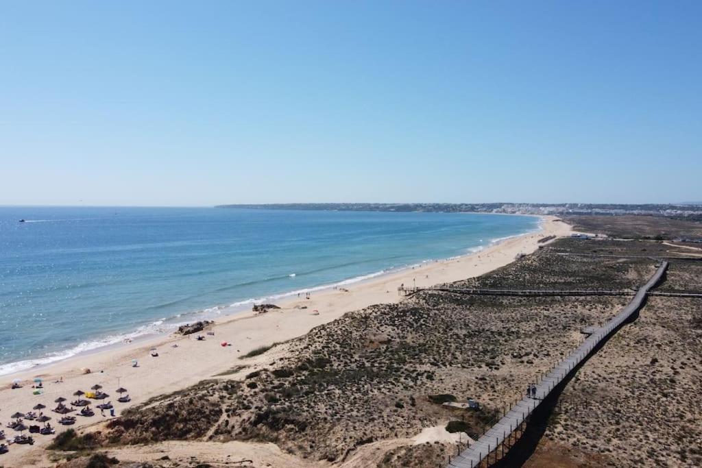 Charming Beachside Apartment- The Perfect Getaway! Αλμπουφέιρα Εξωτερικό φωτογραφία