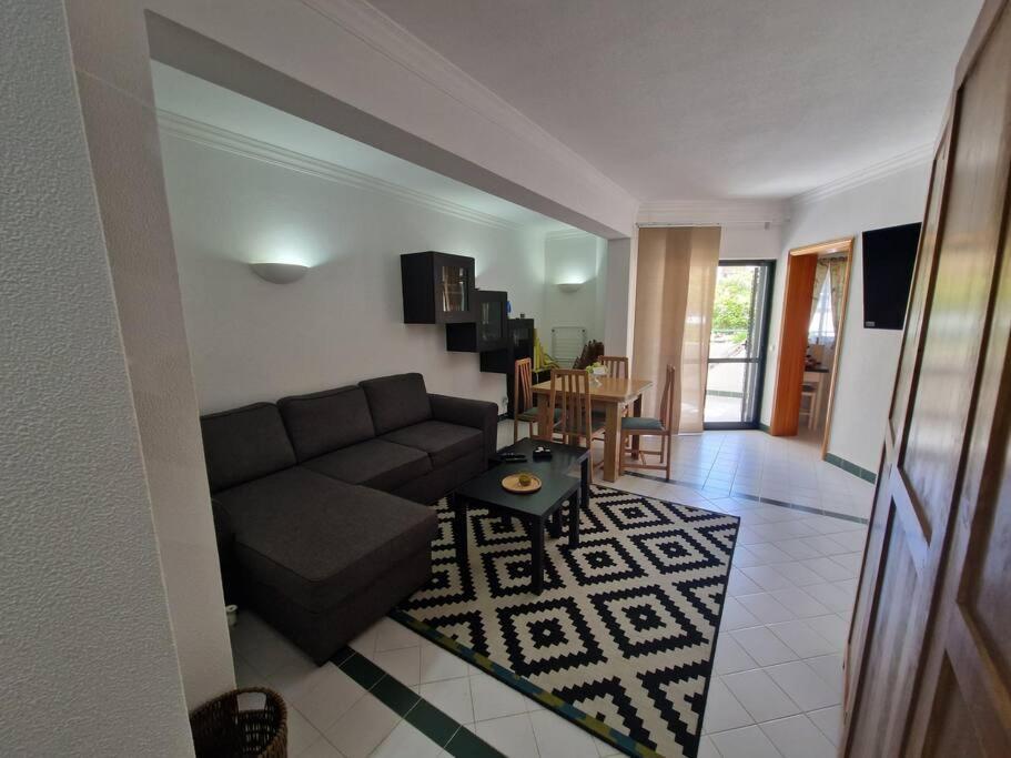 Charming Beachside Apartment- The Perfect Getaway! Αλμπουφέιρα Εξωτερικό φωτογραφία